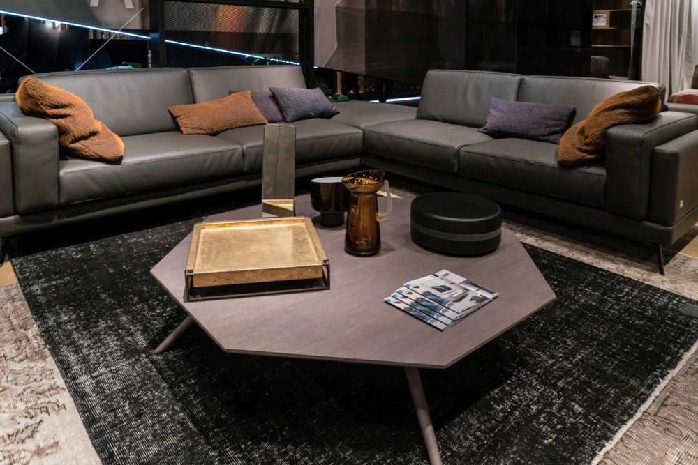 Honeycomb size coffee table decor