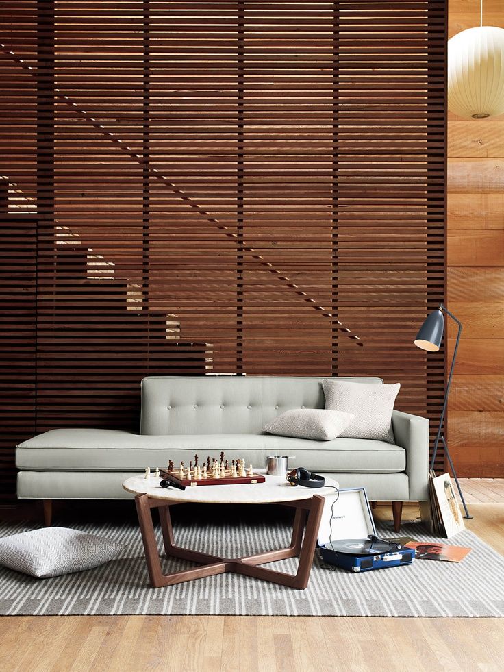 Horizontal pattern for staircase wall