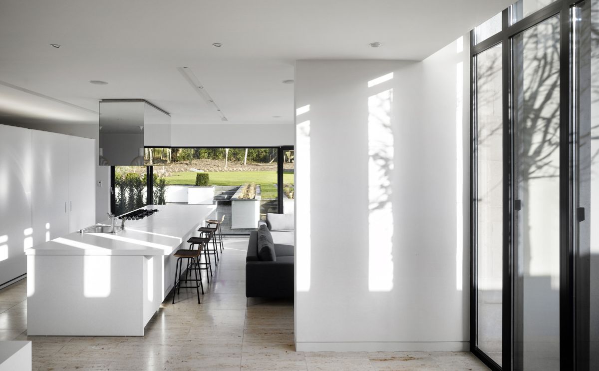 House 784 kitchen in white