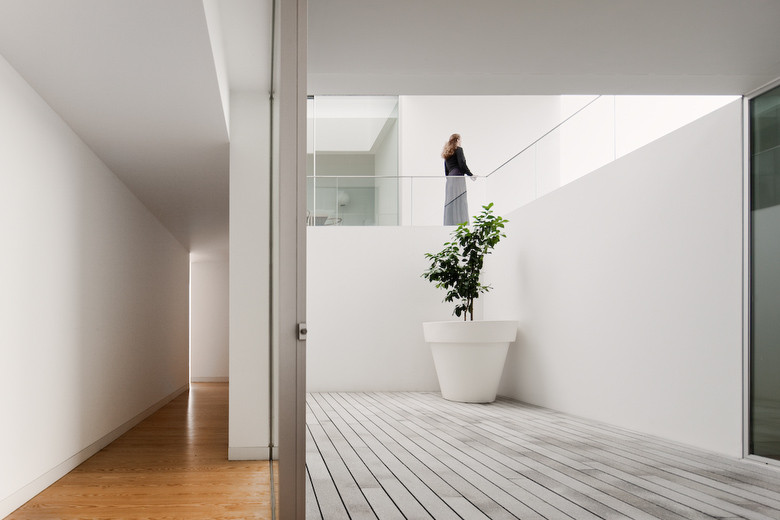 House In Leiria by Aires Mateus Interior