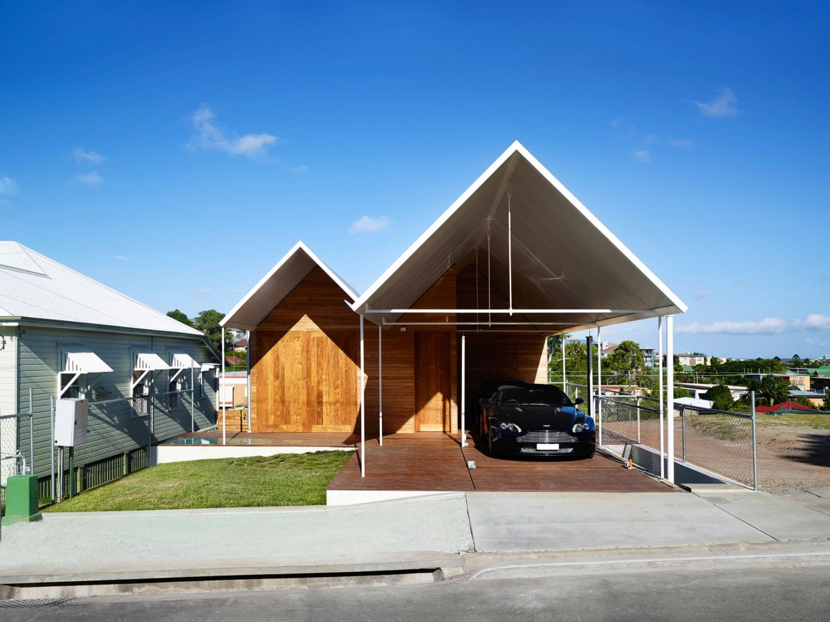 House with garage gable roof