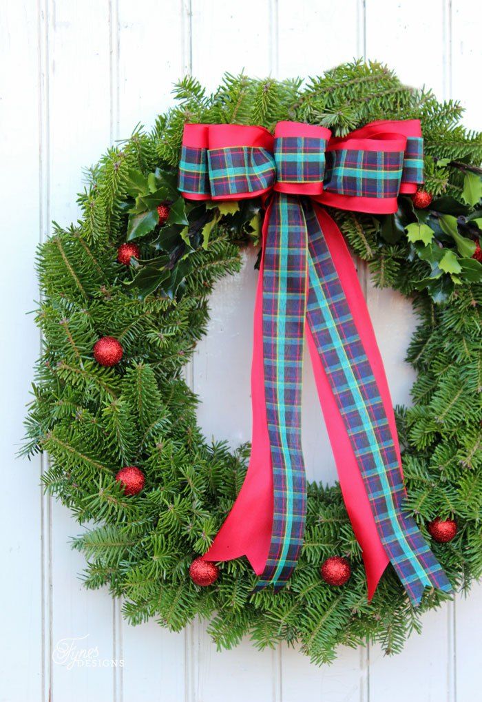 34 Ways To Make A Simple DIY Christmas Wreath Look Extraordinary