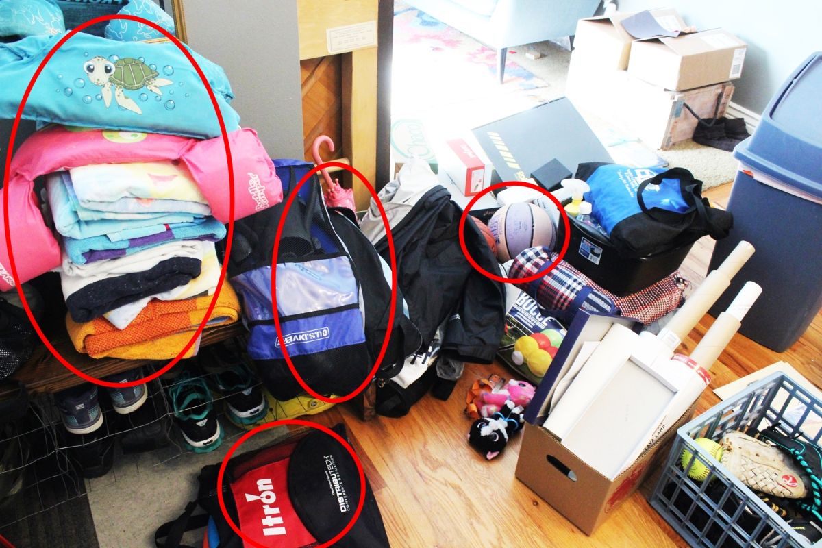 How to Declutter a Closet- One effective strategy for decluttering