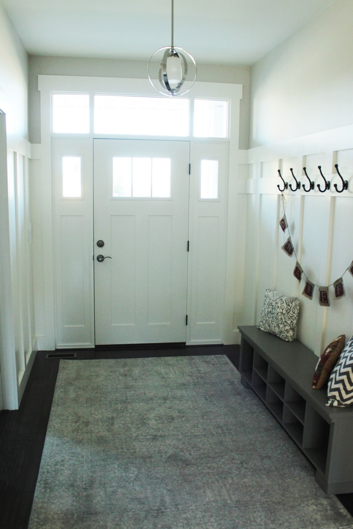 How to Decorate Entryway Design