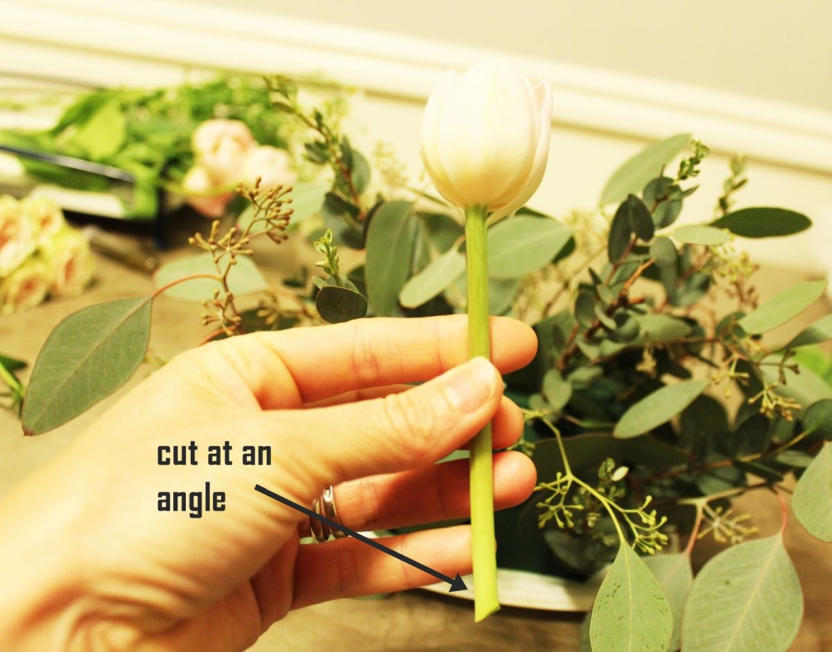 How to Flower Bouquet-Always cut the stems with sharp