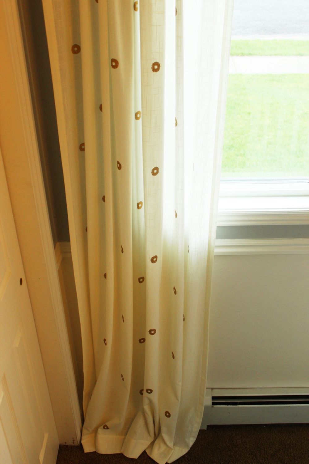 How to Hang Curtains for Functionality