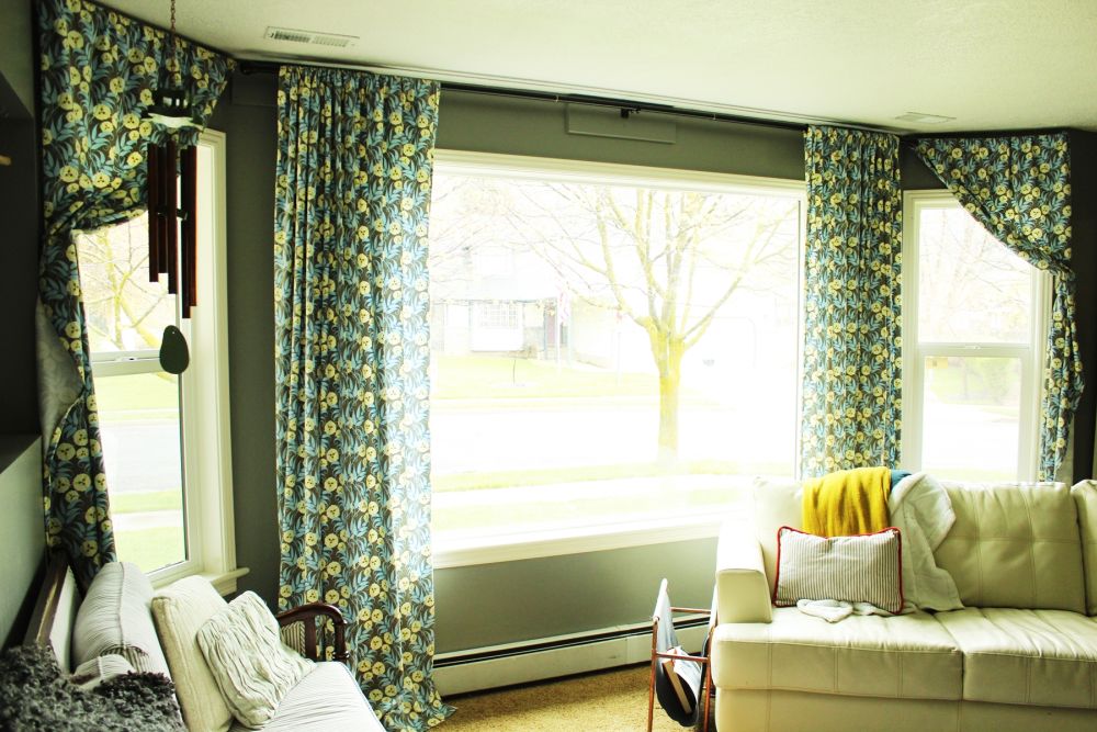 How to Hang Curtains for Privacy in Living room