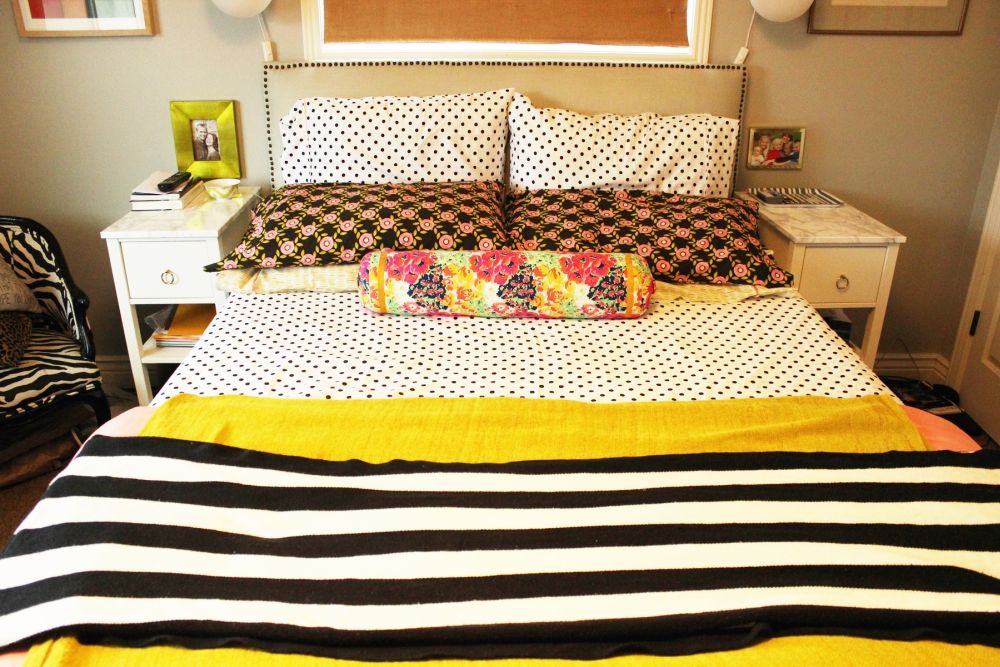 How to Make a Bed standing pillows