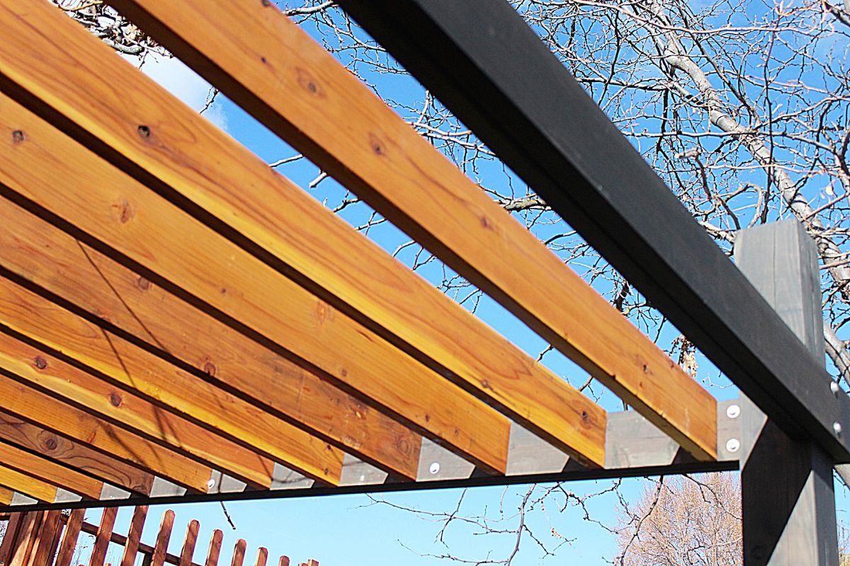 How to stain and seal a wood pergola - preparation