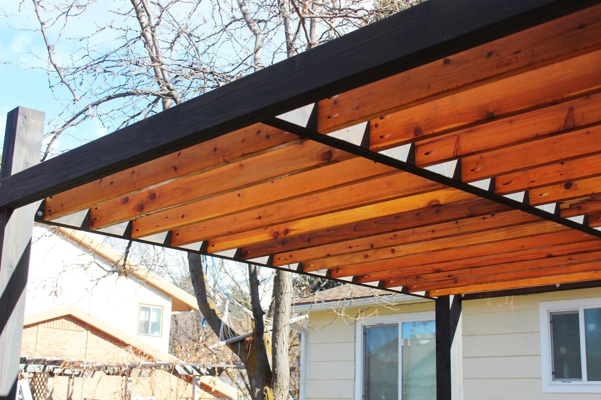 How to stain and seal a wood pergola