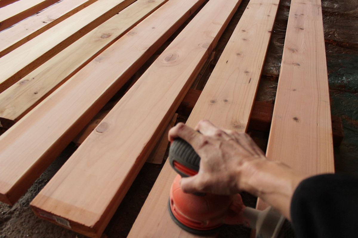 How to stain and seal a wood pergola - sanding