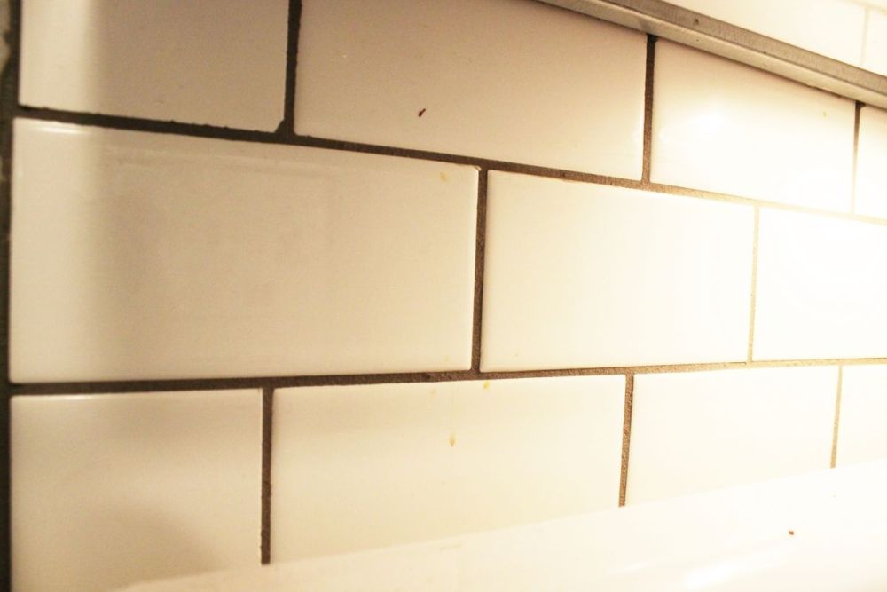 How to clean the subway kitchen tiles