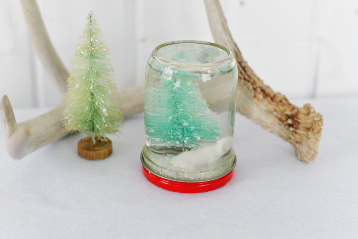 How to make snow globes from mason jars