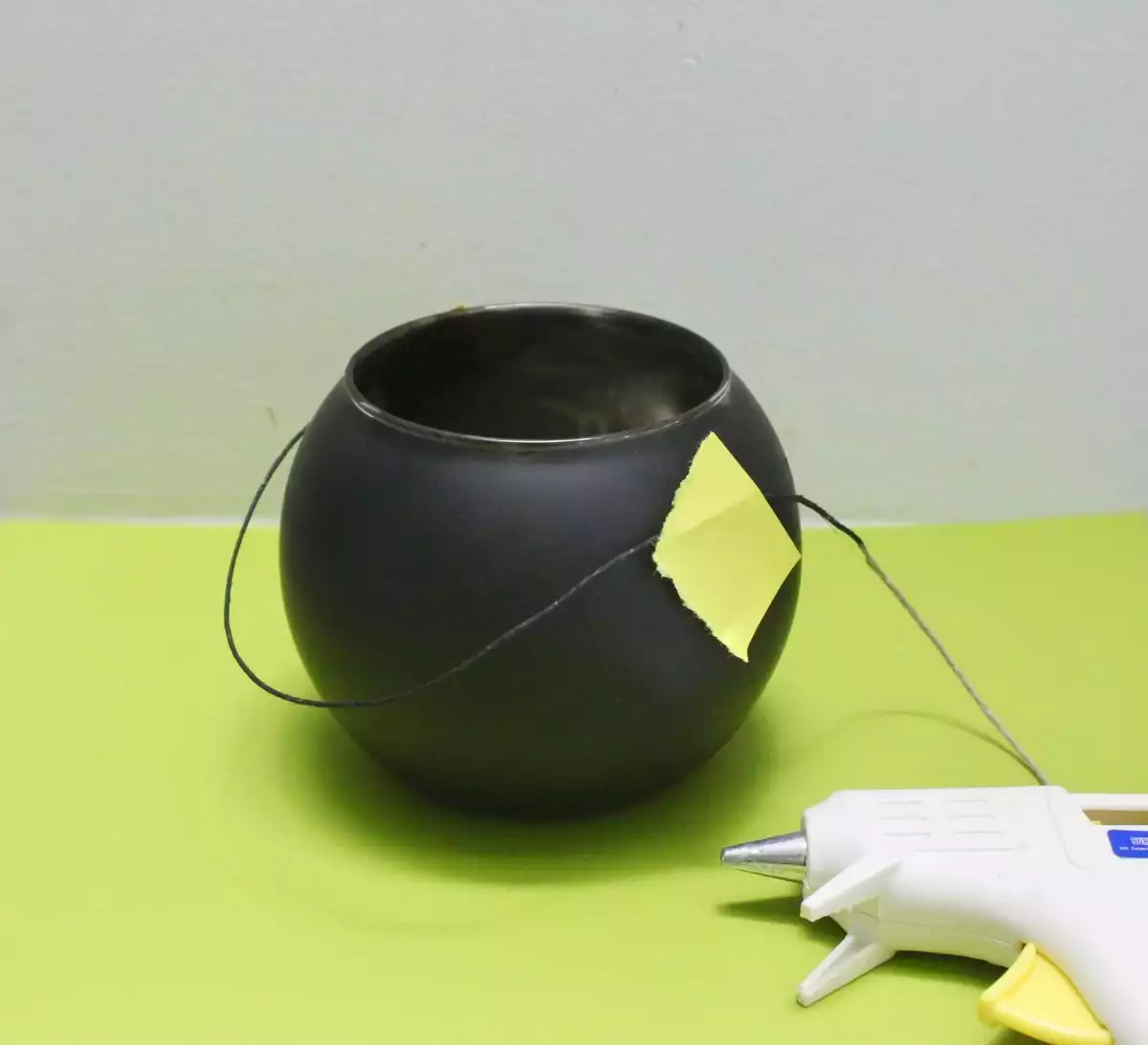 How to make the Cauldron candle glue