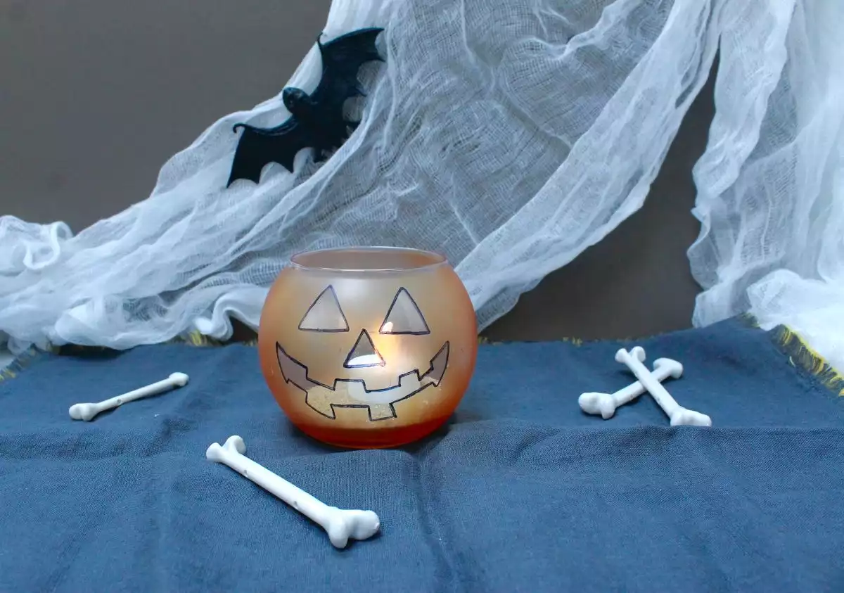 How to make the Jack-O-Lantern candle for Halloween