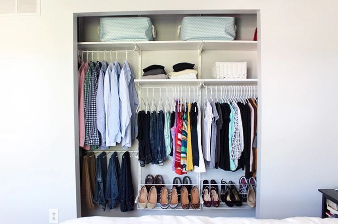 How to organize a small closet