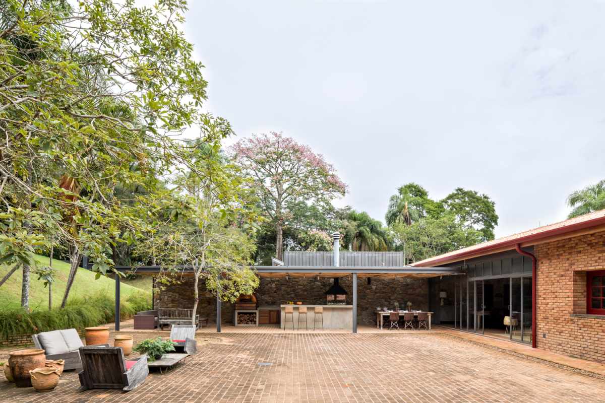 Ibiúna House Brasil Estúdio Penha courtyard