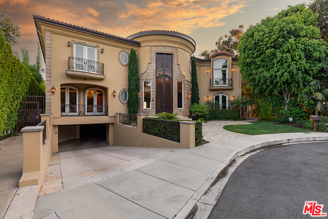 Idyllic Beauty and Tranquility entryway