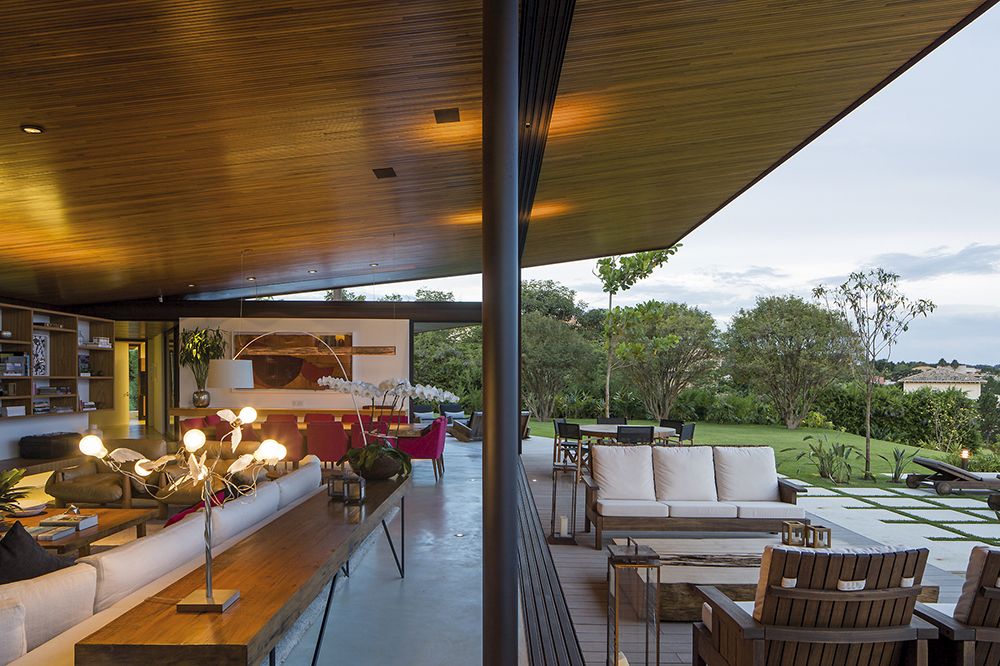 Indoor outdroo CA House in Brazil by Jacobsen Arquitetura