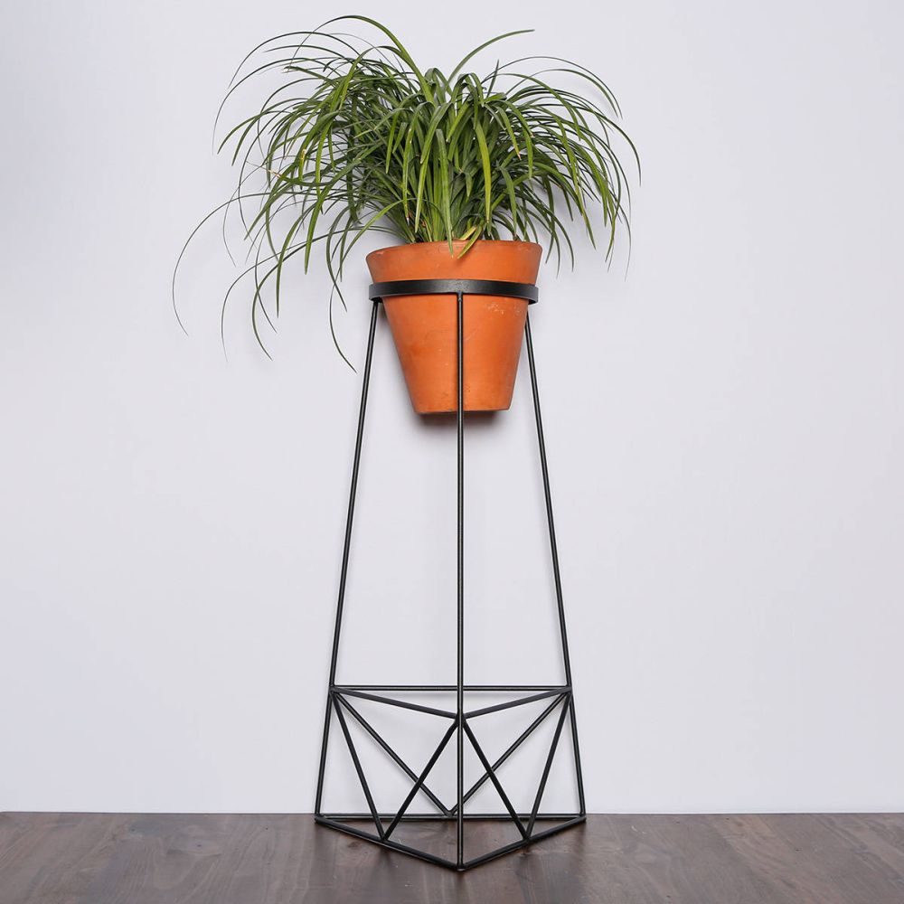 Industiral plant holder in black - wire