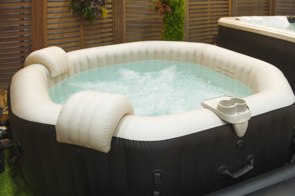 Intex Inflatable Hot Tub – An Easy Free And Portable Spa