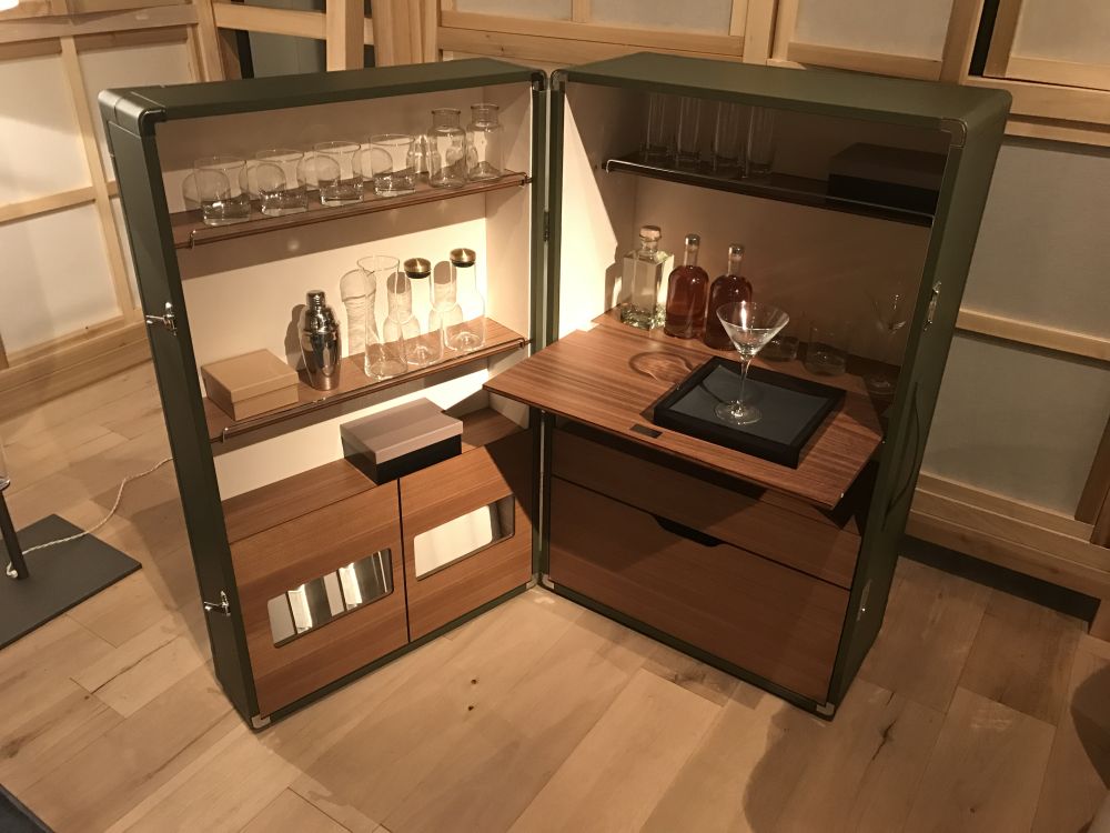 Insodoro cocktail bar from Potrona Frau