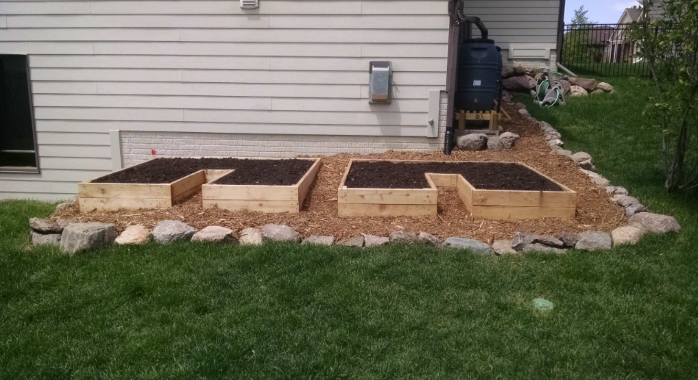 Keyhole raised beds