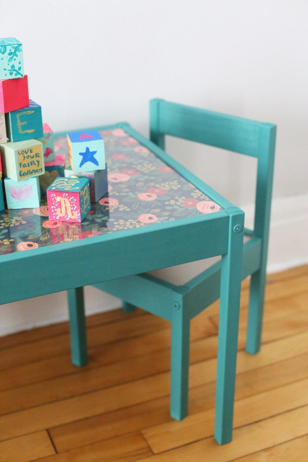 Kids table with chairs
