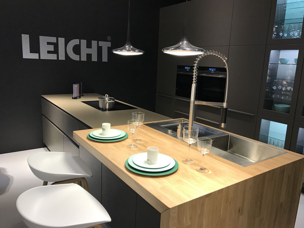 Kitchen island with seating from leicht