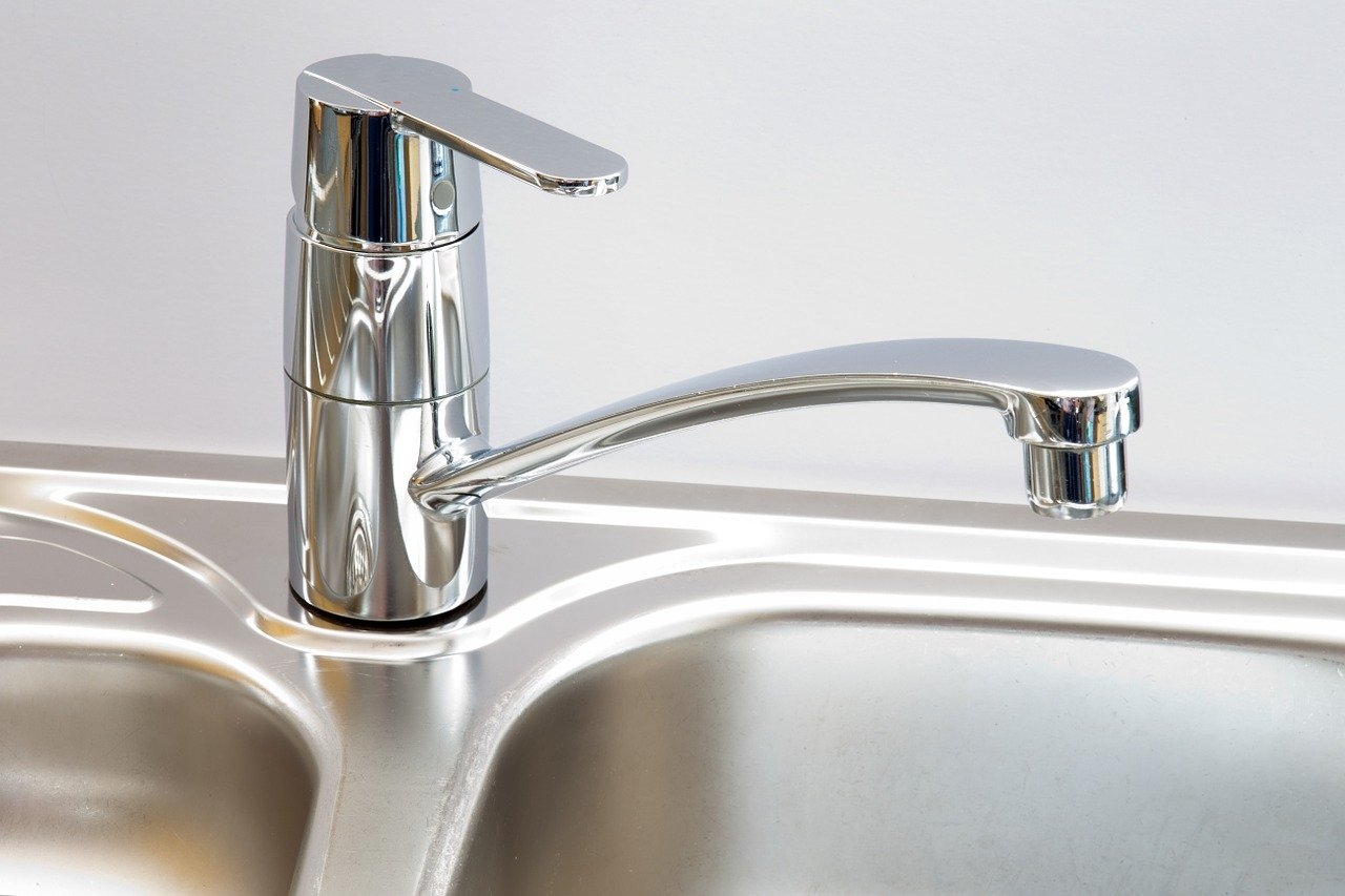 Types Of Kitchen Faucets: Metal Finishes