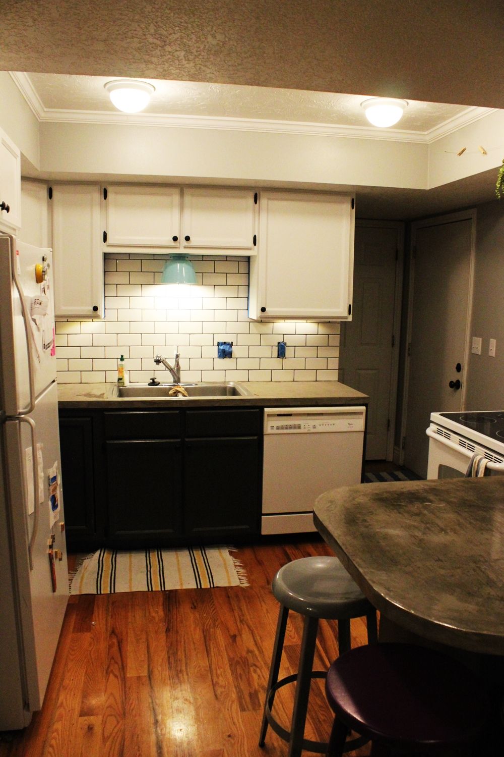Kitchen subway As a simple pattern and light color