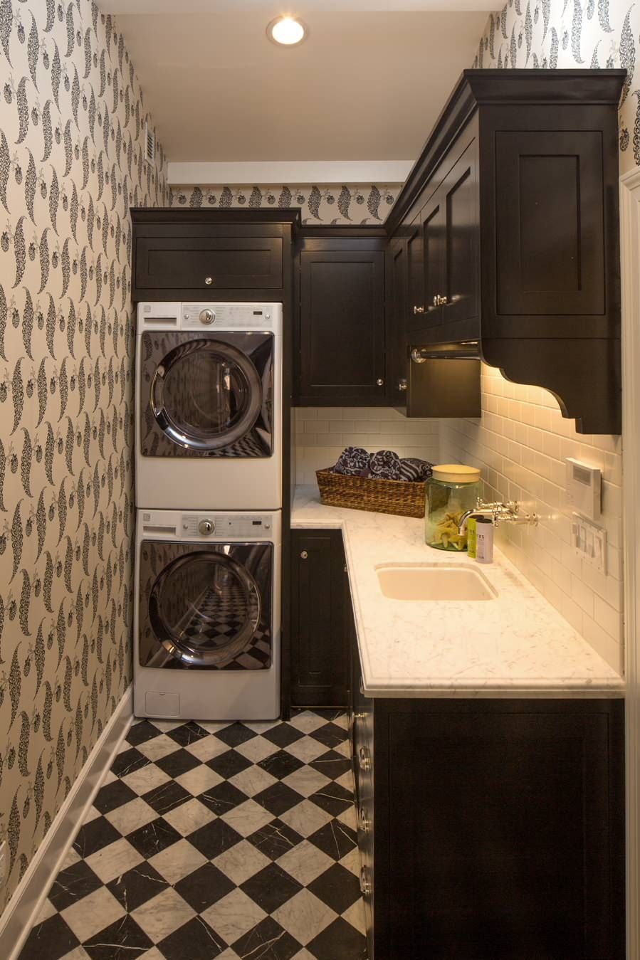 L shaped laundry room design