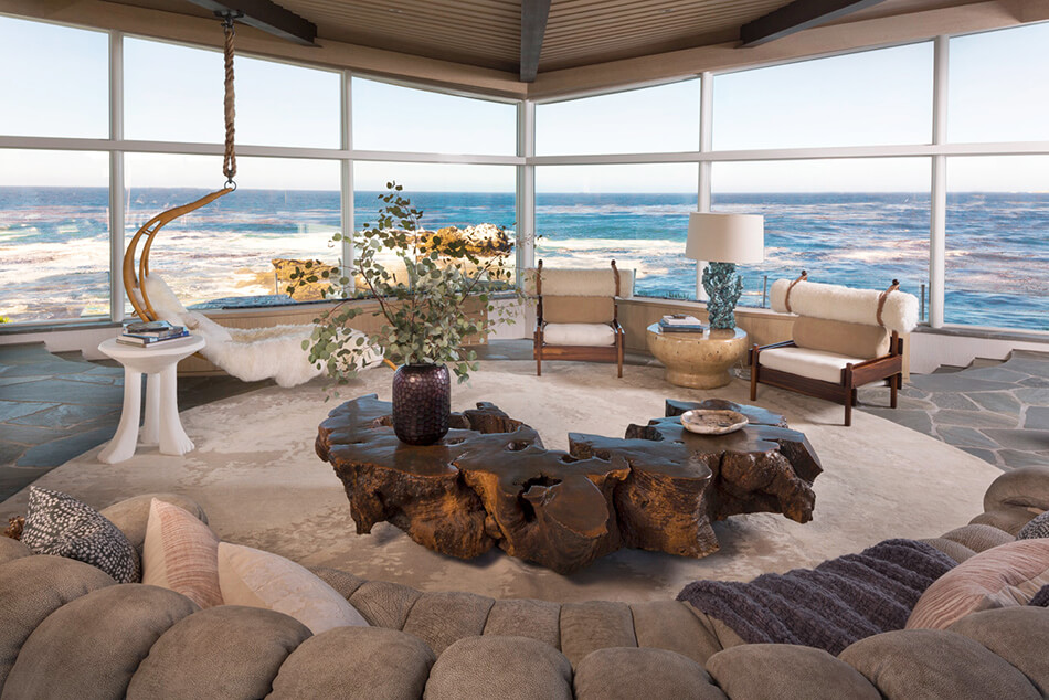 LIVING ROOM OVERVIEW TO OCEAN