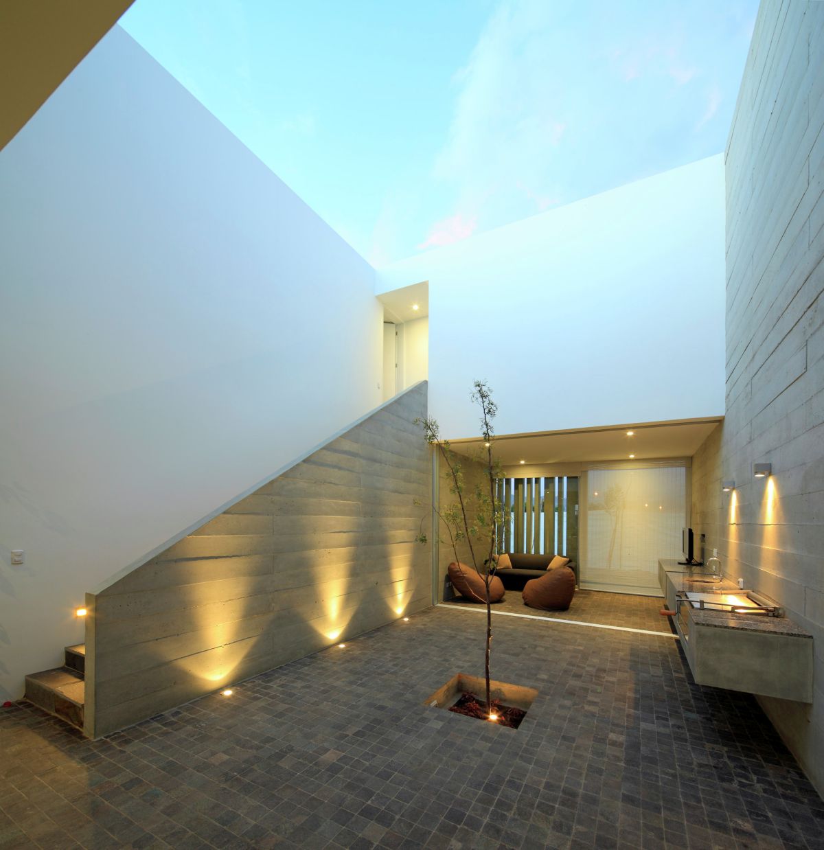 La Isla House Courtyard Design