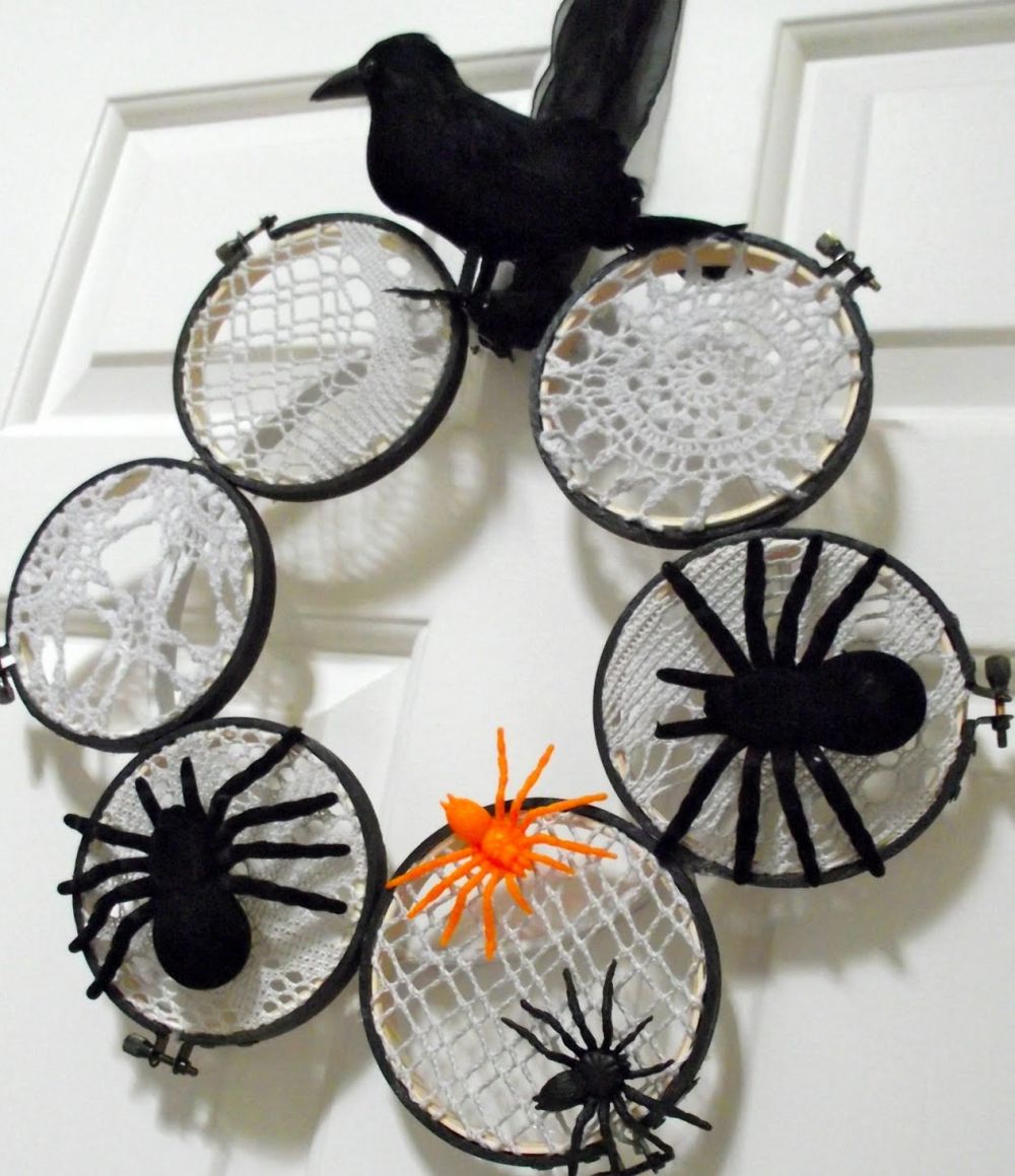 Lace spider halloween wreath