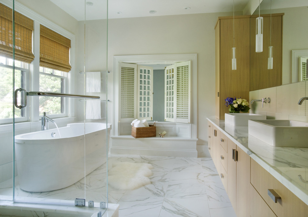 Large bathroom with marble floor