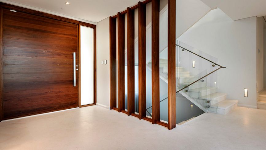 Large wood stripes and glass balustrade