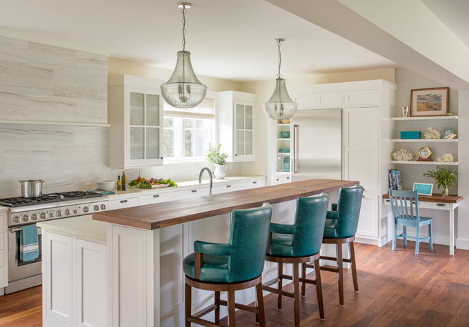 Hybrid designs allow you to have an island and bar combined