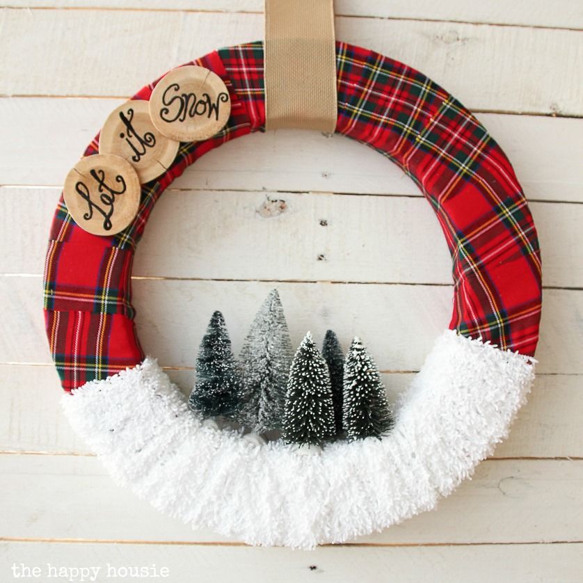 Christmas wreath idea featuring simple materials