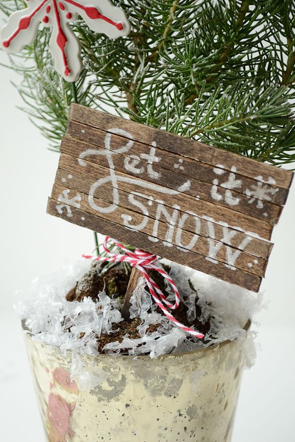 Let it snow mini pallet sign