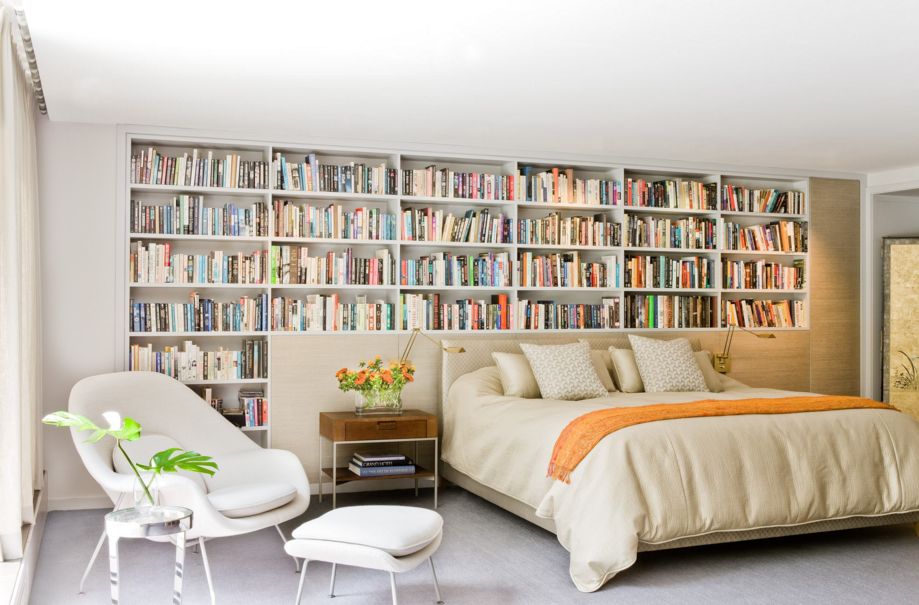 Clearly, this home belongs to some serious book lovers. The Womb Chair is one of the best choices for snuggling up to read.