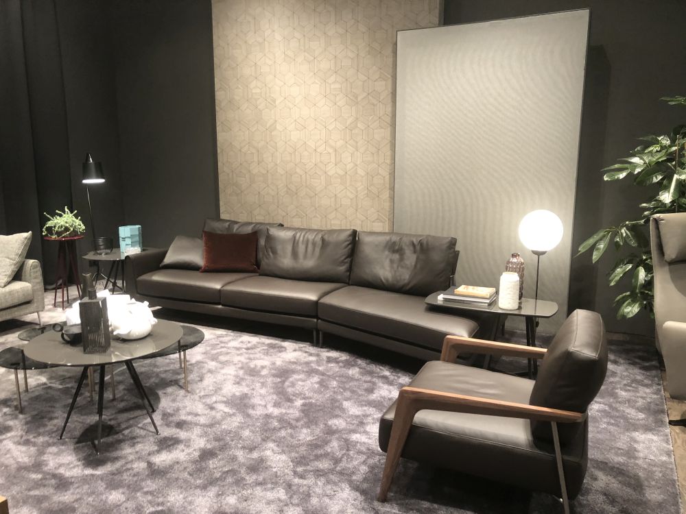 Living room color scheme with leather seating