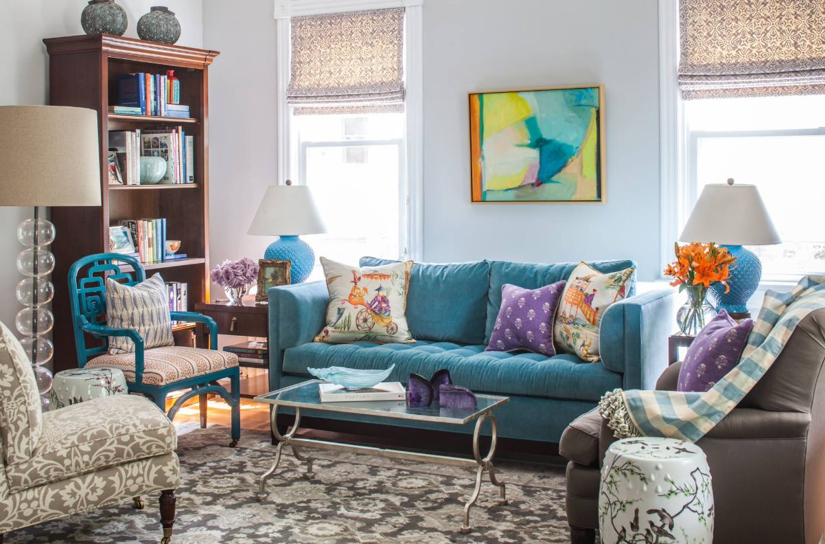 Living room design with turquoise decor