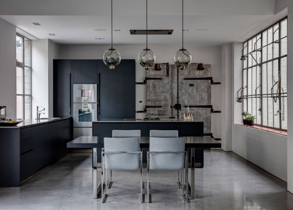 London warehouse space into an apartment kitchen