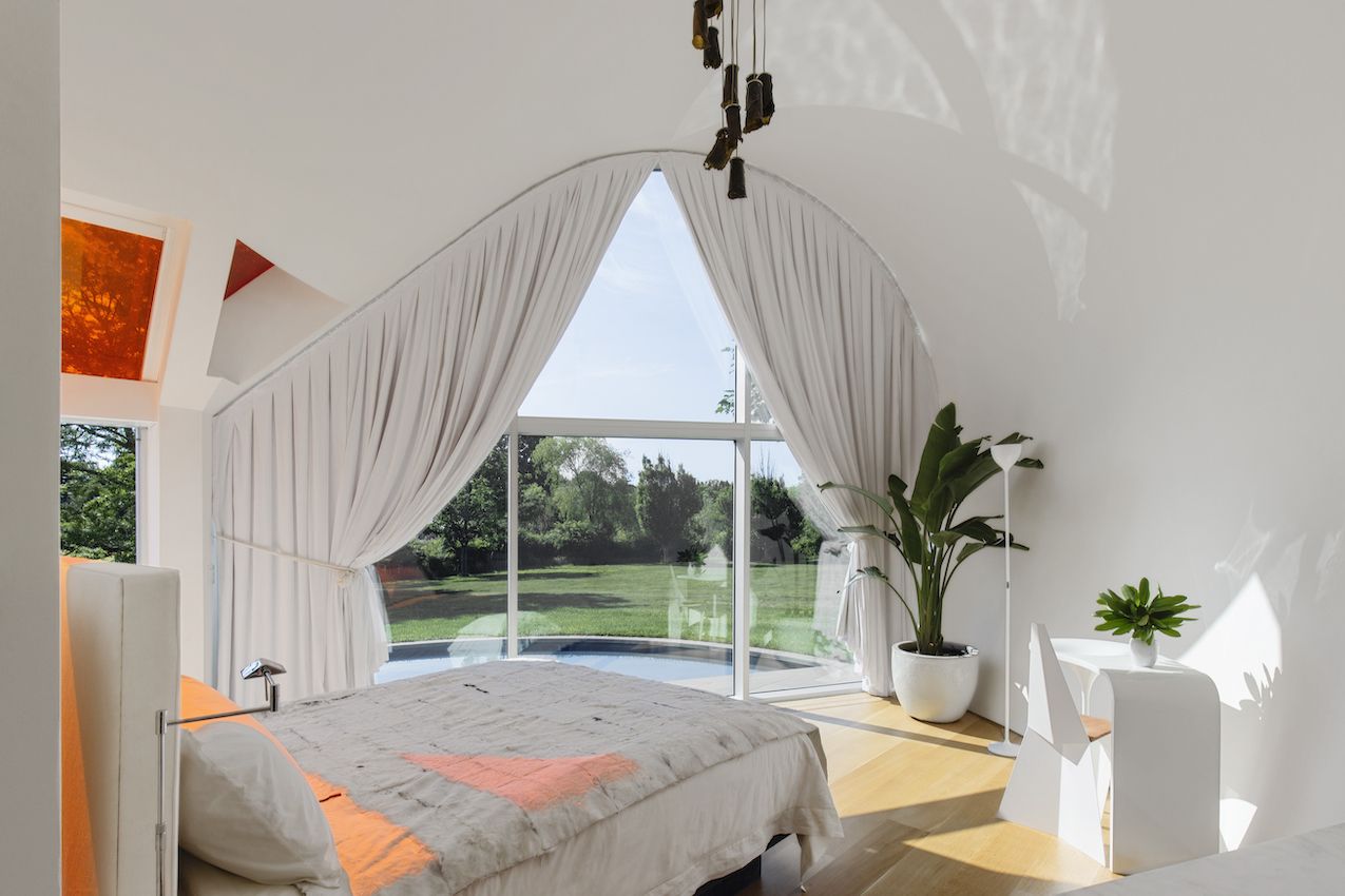 Long Island Cocoon House - master bedroom