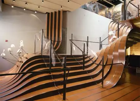 Longchamp Store Stairs1