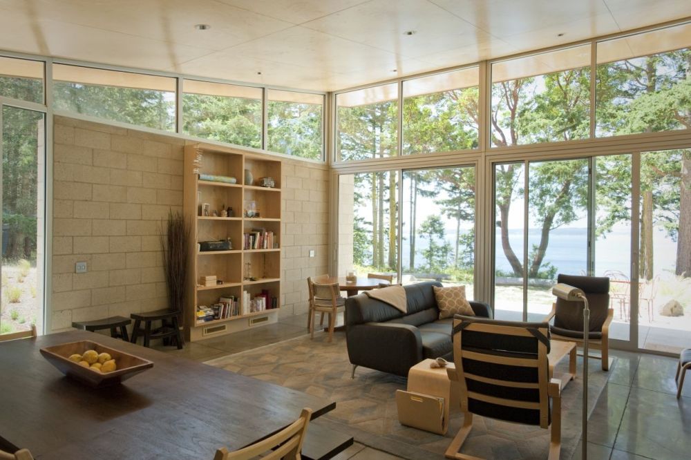 Lopez Island Cabin by Stuart Silk Architects living room