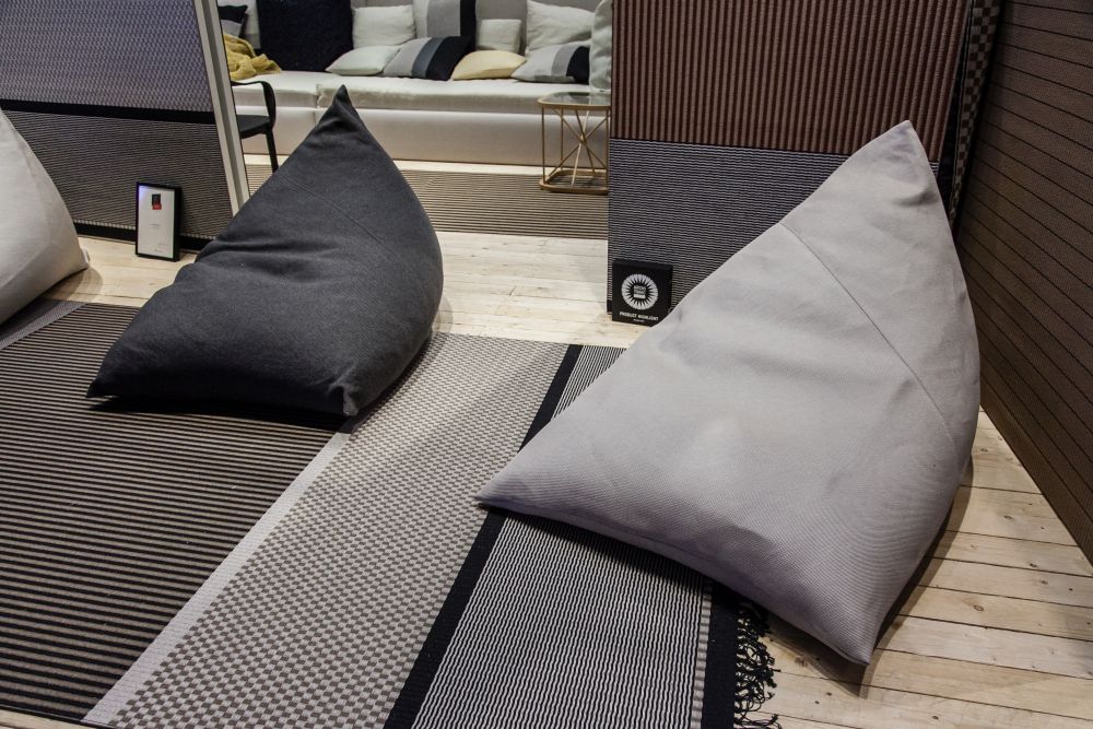 Lounge bean bag chairs for a comfortable seating
