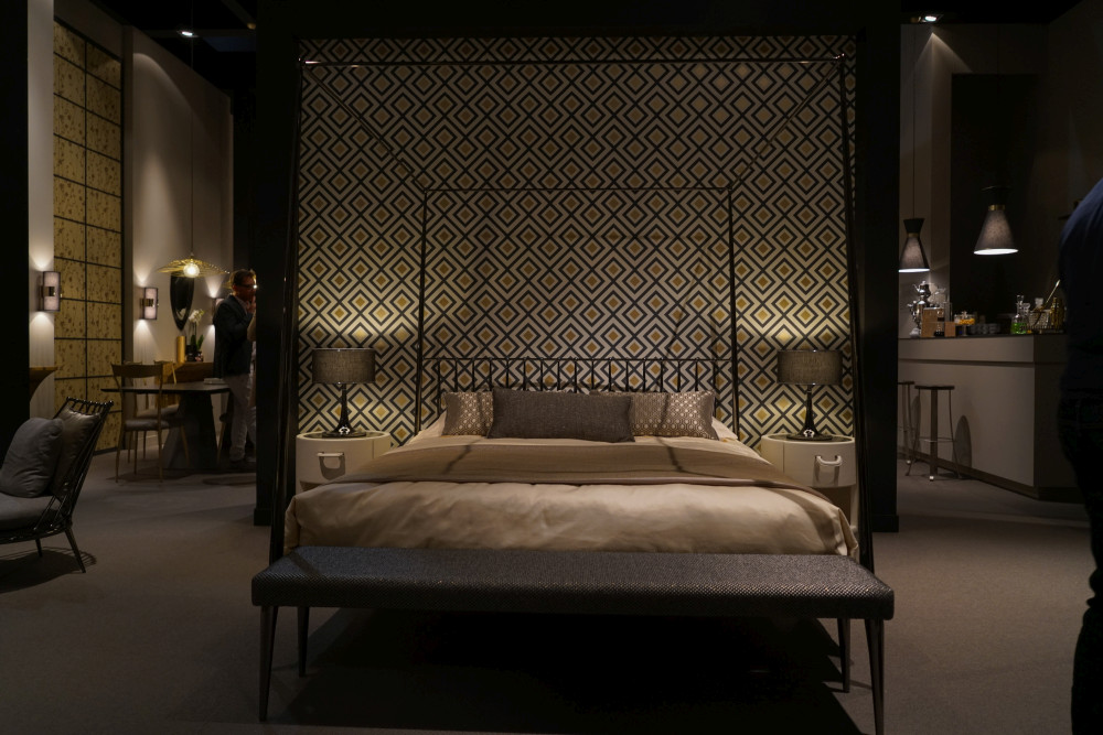 An accent wall that draws you in - luxury accent