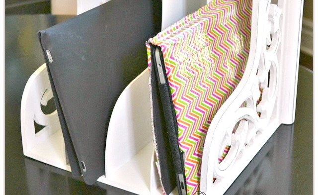 Magazine rack charging Station